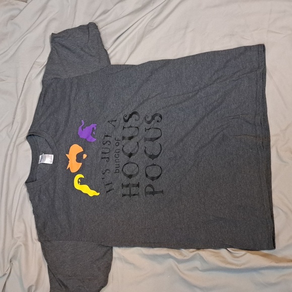 💥2/$10💥Women's T-shirt Disney Hocus Pocus size 2xl - Picture 1 of 2